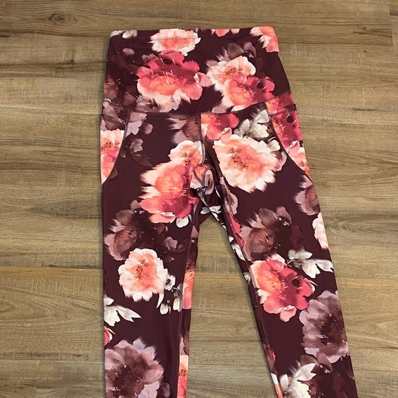 Two Old navy maternity leggings - Picture 3 of 8